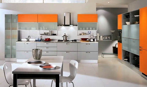 mueble para cocina en acero inoxidable y naranja