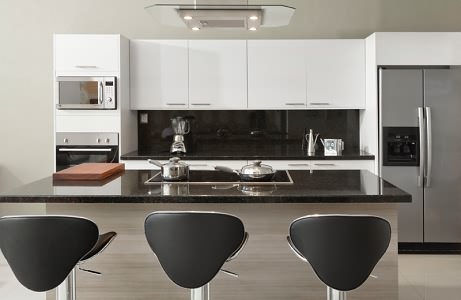mueble de cocina en PVC contrastes