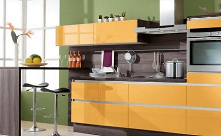 mueble de cocina moderno laqueado en amarillo